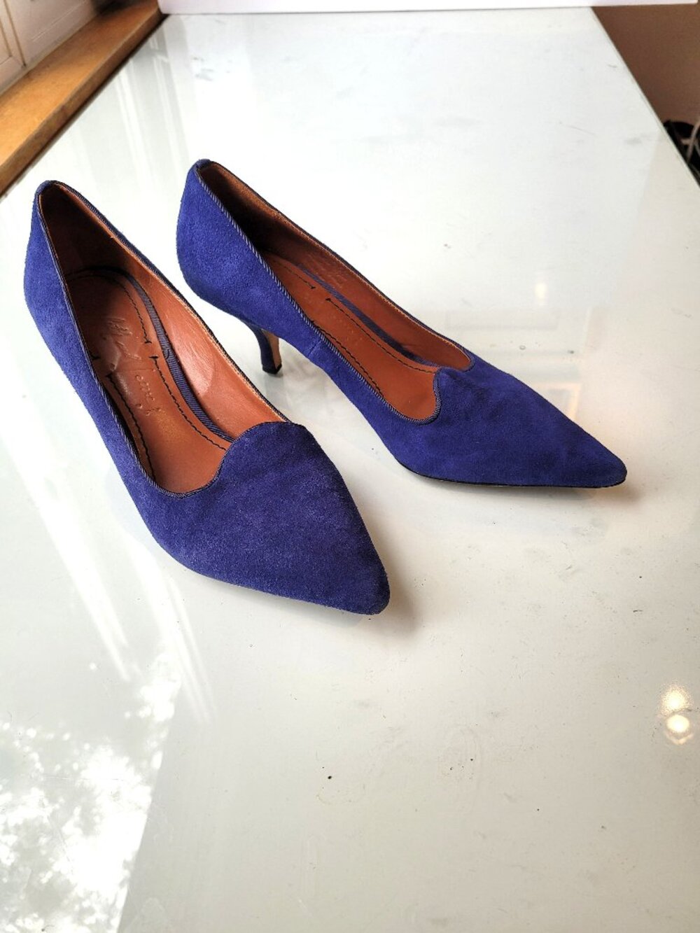 Elizabeth and James Low Heel Pointed-toe Royal Blue Suede Pumps Size 7.5